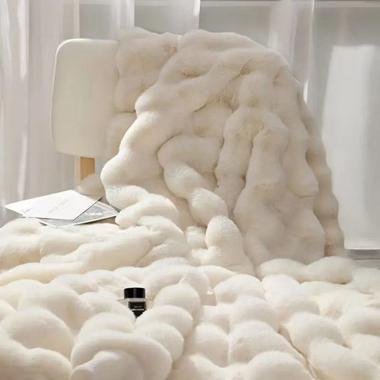Cloud-Soft White Throw Blanket - Schon & Fluffy